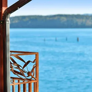 https://salishan-tree-house-suite.richmond-hotels.com